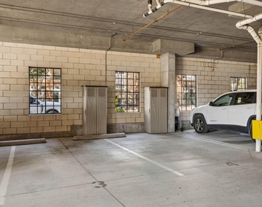 800 E 15th Street - Photo Thumbnail 20