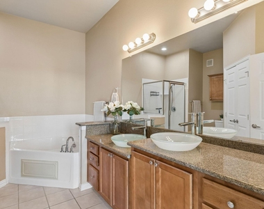 800 E 15th Street - Photo Thumbnail 14