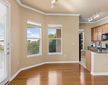 800 E 15th Street - Photo Thumbnail 7