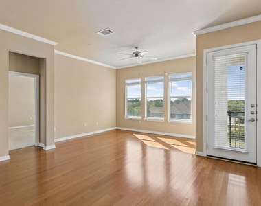 800 E 15th Street - Photo Thumbnail 11