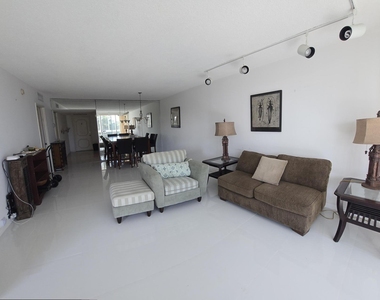 3150 N Course Lane - Photo Thumbnail 6