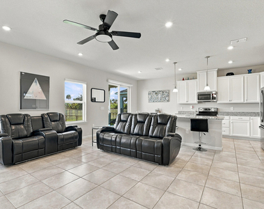 12357 Sw Forli Way - Photo Thumbnail 2