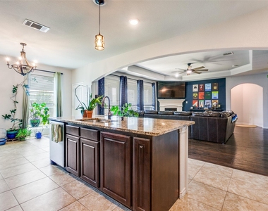 3003 Lily Lane - Photo Thumbnail 12