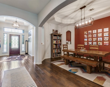 3003 Lily Lane - Photo Thumbnail 6