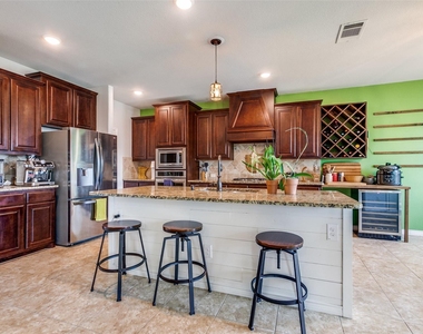 3003 Lily Lane - Photo Thumbnail 10
