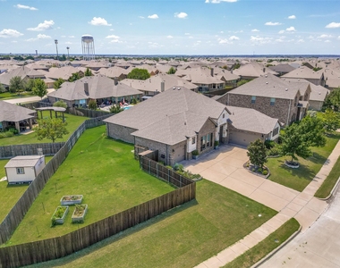 3003 Lily Lane - Photo Thumbnail 3