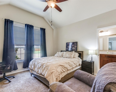 3003 Lily Lane - Photo Thumbnail 21