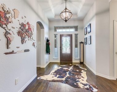 3003 Lily Lane - Photo Thumbnail 4