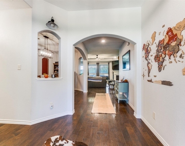 3003 Lily Lane - Photo Thumbnail 5