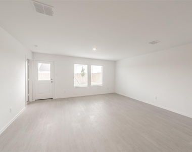 3013 Tooley Drive - Photo Thumbnail 6