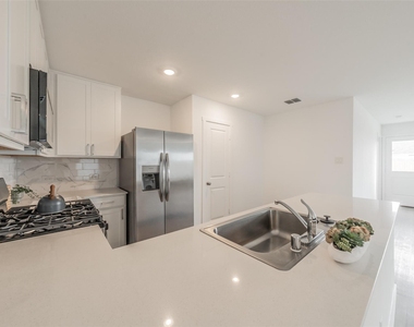 3013 Tooley Drive - Photo Thumbnail 9