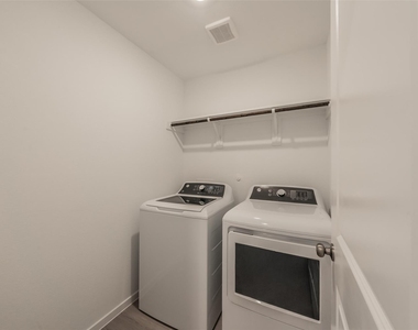 3013 Tooley Drive - Photo Thumbnail 23