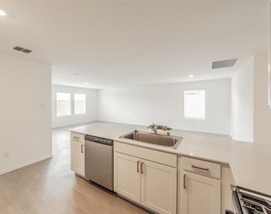 3013 Tooley Drive - Photo Thumbnail 13