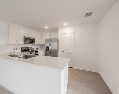 3013 Tooley Drive - Photo Thumbnail 10