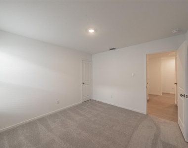 3013 Tooley Drive - Photo Thumbnail 31