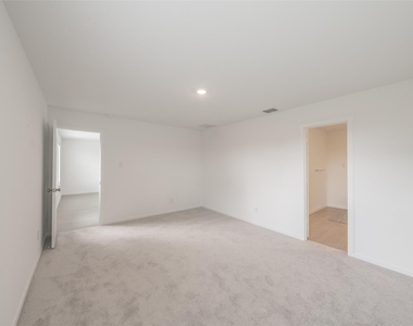 3013 Tooley Drive - Photo Thumbnail 15