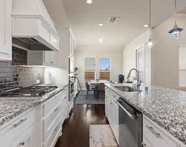 10912 Smithville Place - Photo Thumbnail 6