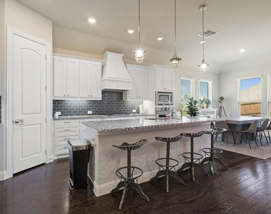 10912 Smithville Place - Photo Thumbnail 4