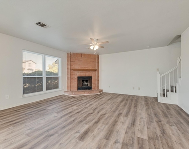 914 Wentwood Drive - Photo Thumbnail 18