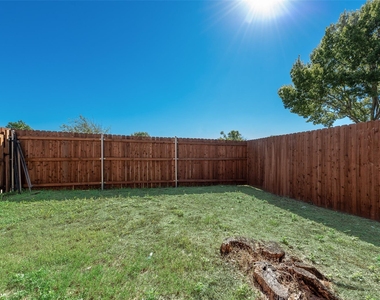 914 Wentwood Drive - Photo Thumbnail 2