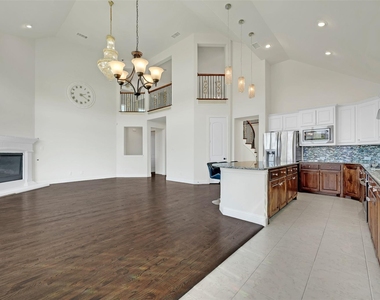 302 Torch Lily Lane - Photo Thumbnail 10