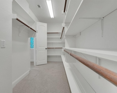 302 Torch Lily Lane - Photo Thumbnail 21