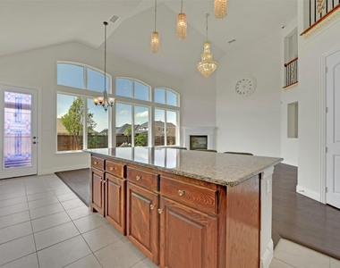 302 Torch Lily Lane - Photo Thumbnail 12