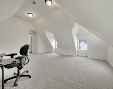 302 Torch Lily Lane - Photo Thumbnail 32