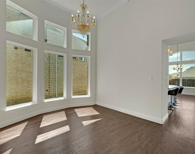 302 Torch Lily Lane - Photo Thumbnail 7