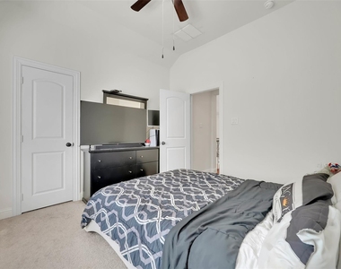 302 Torch Lily Lane - Photo Thumbnail 31