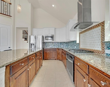 302 Torch Lily Lane - Photo Thumbnail 11
