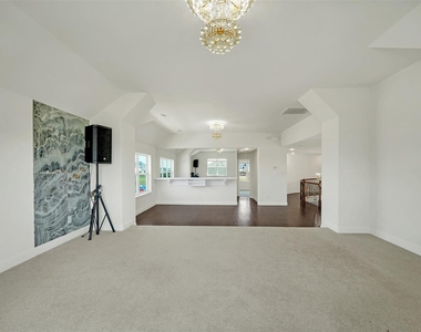 302 Torch Lily Lane - Photo Thumbnail 25
