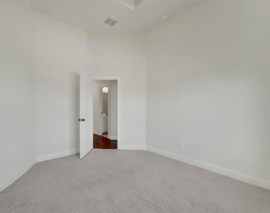 302 Torch Lily Lane - Photo Thumbnail 29