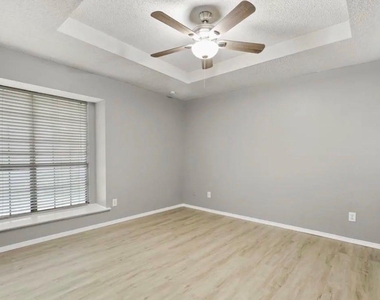 8943 Camfield Way - Photo Thumbnail 2