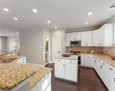 4007 Brownstone Court - Photo Thumbnail 15