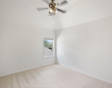 901 Clear Water Drive N - Photo Thumbnail 27