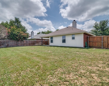 2800 Spencer Circle - Photo Thumbnail 24