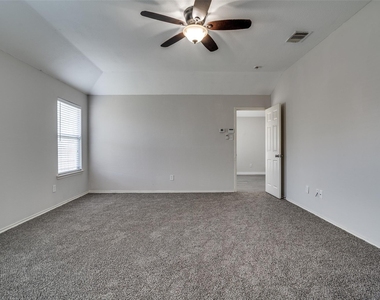 2800 Spencer Circle - Photo Thumbnail 16