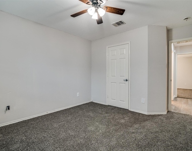 2800 Spencer Circle - Photo Thumbnail 11