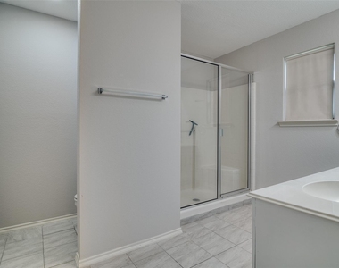 2800 Spencer Circle - Photo Thumbnail 18