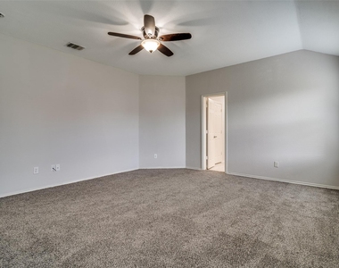 2800 Spencer Circle - Photo Thumbnail 17