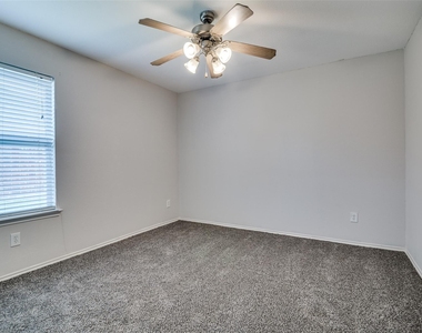 2800 Spencer Circle - Photo Thumbnail 13