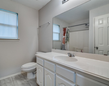 2800 Spencer Circle - Photo Thumbnail 12