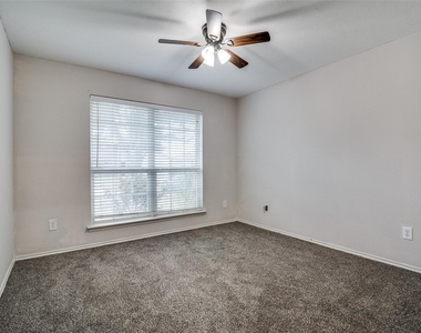 2800 Spencer Circle - Photo Thumbnail 10