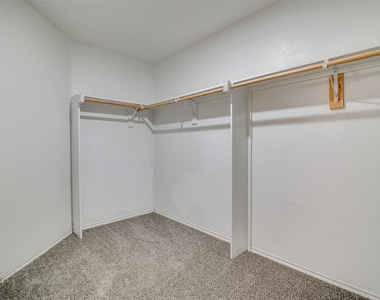 2800 Spencer Circle - Photo Thumbnail 21