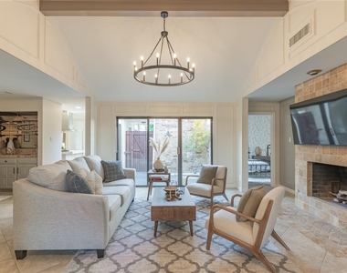 1011 Wimbledon Lane - Photo Thumbnail 2
