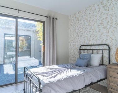 1011 Wimbledon Lane - Photo Thumbnail 18
