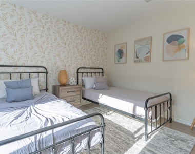 1011 Wimbledon Lane - Photo Thumbnail 17