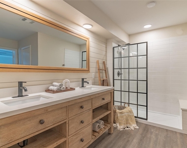 1011 Wimbledon Lane - Photo Thumbnail 7