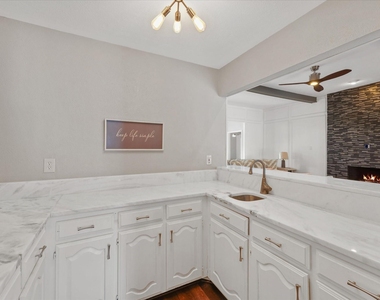 6620 Robin Willow Court - Photo Thumbnail 7